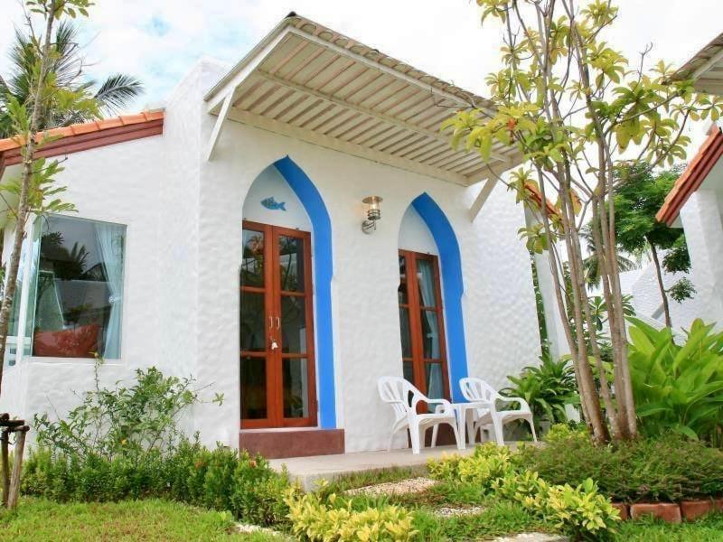 Baanmontra Beach Resort - Bankrut Esterno foto