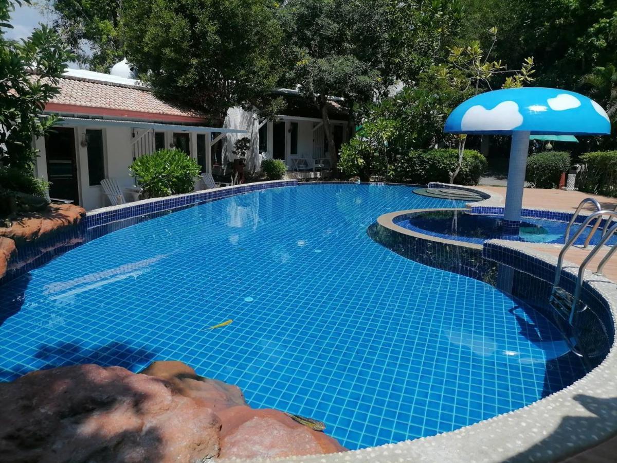 Baanmontra Beach Resort - Bankrut Esterno foto