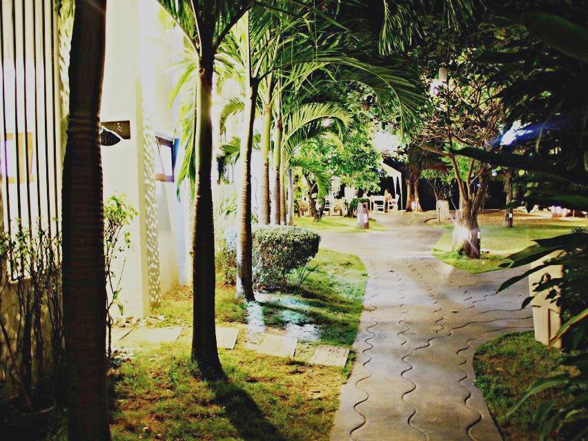 Baanmontra Beach Resort - Bankrut Esterno foto